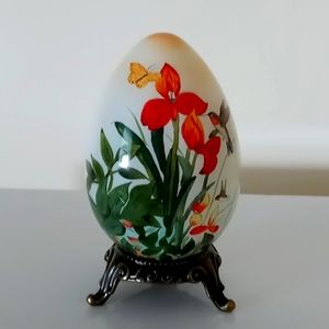 NeQwa Art "Nectar" Reverse Hand-Painted Egg By Artist Tom Wood